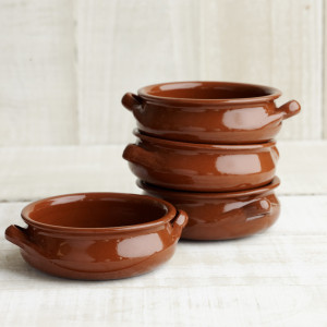 terracotta-round-casserole
